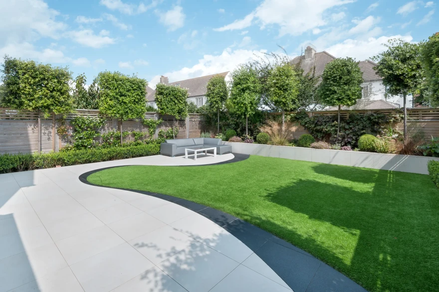 Sinuous garden image 2