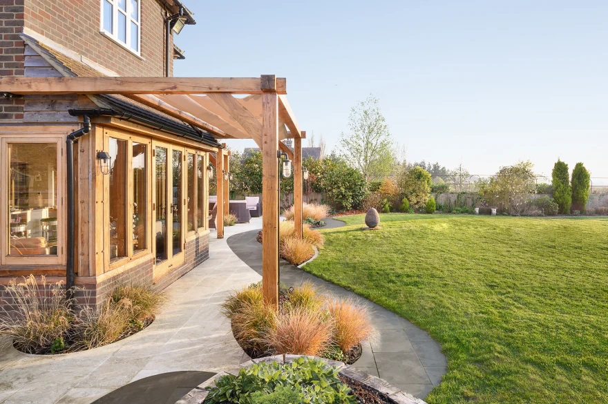 Curvilinear garden image 4
