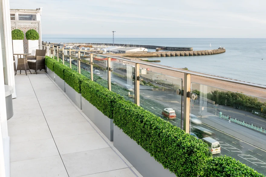 Horizon garden image 1