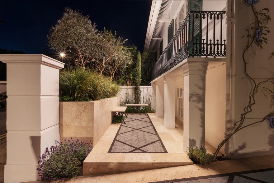 Regency garden image 4