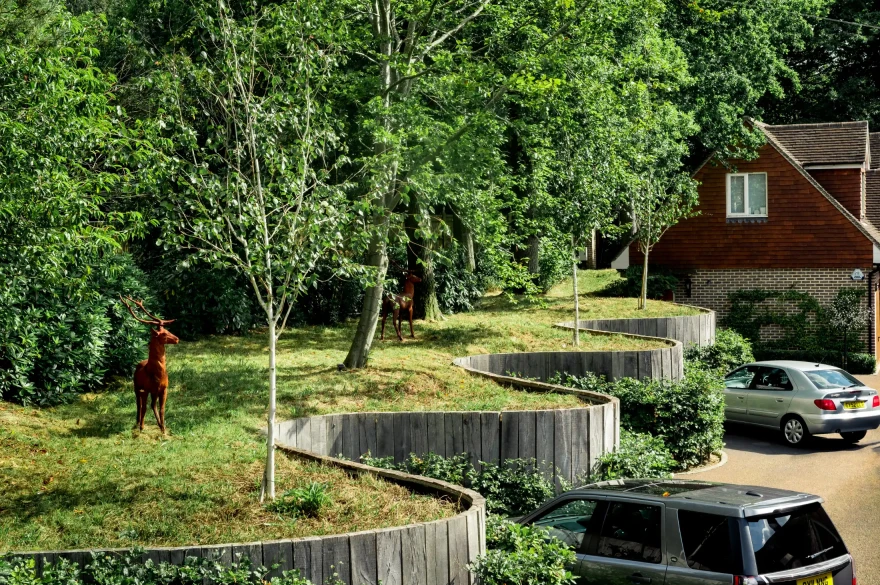 Serpentine garden image 3