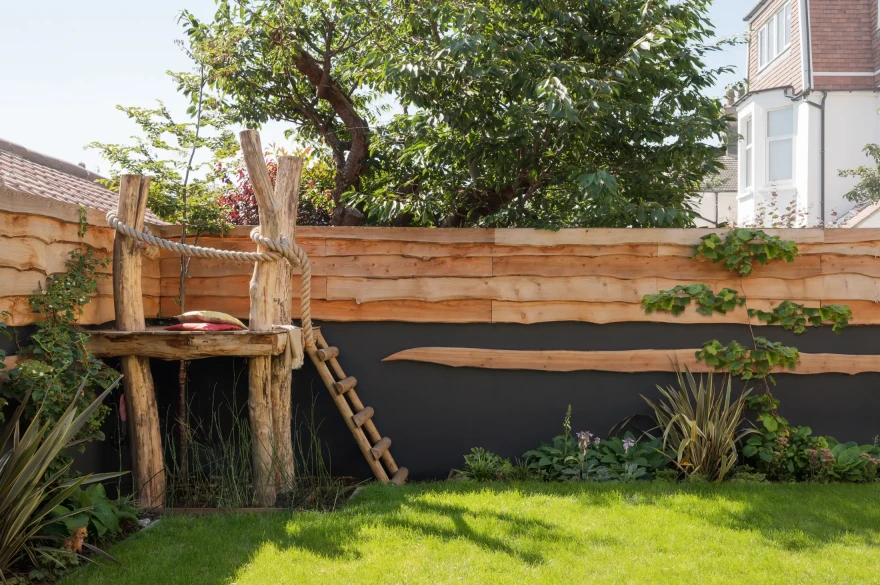 Organic Edge garden image 1