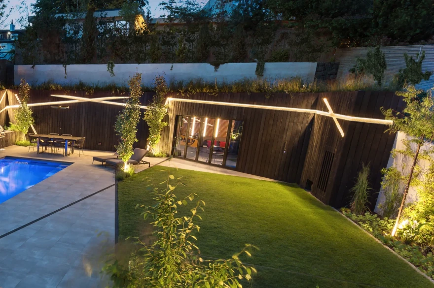 Contemporary Music Room, Wetroom, Sauna & Storage garden image 1
